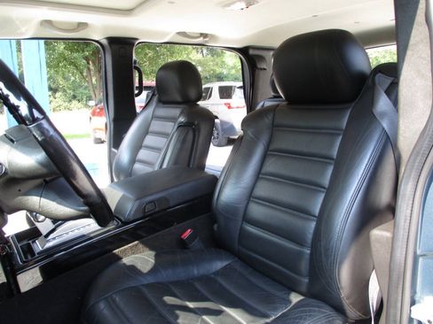 Used 2005 HUMMER H2 w/ Preferred Equipment Group AWD/4WD image 23