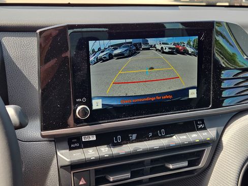 Used 2026 Toyota Camry SE FWD image 23