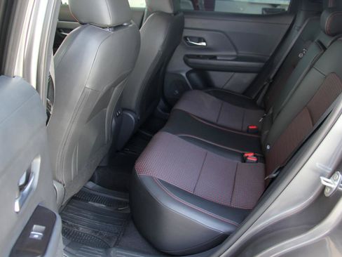 Used 2026 Nissan Kicks SR FWD image 25