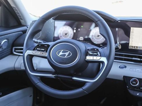 New 2026 Hyundai Elantra Limited FWD image 18