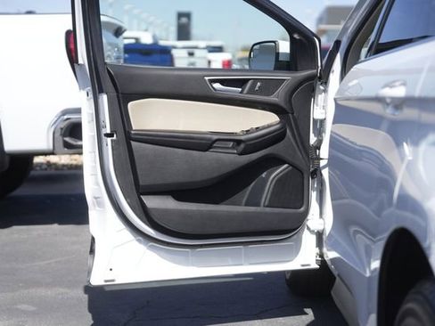 Used 2015 Ford Edge SEL image 29