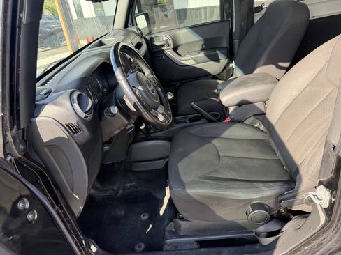 Used 2017 Jeep Wrangler Sport AWD/4WD image 14