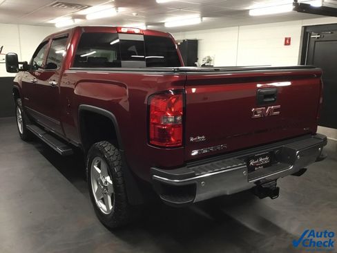 Used 2015 GMC Sierra 2500 SLT w/ Suspension Package, Off-Road image 7
