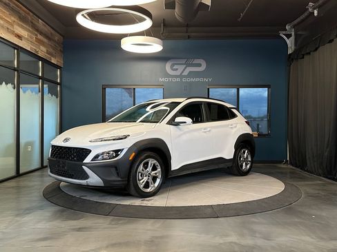 Used 2023 Hyundai Kona SEL w/ Cargo Package image 7