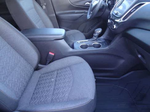 Used 2024 Chevrolet Equinox LT w/ LPO, Floor Liner Package FWD image 16