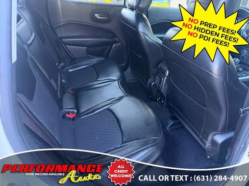 Used 2019 Jeep Compass Latitude w/ Cold Weather Group AWD/4WD image 9