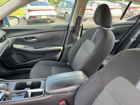 Used 2024 Nissan Sentra SV FWD image 7