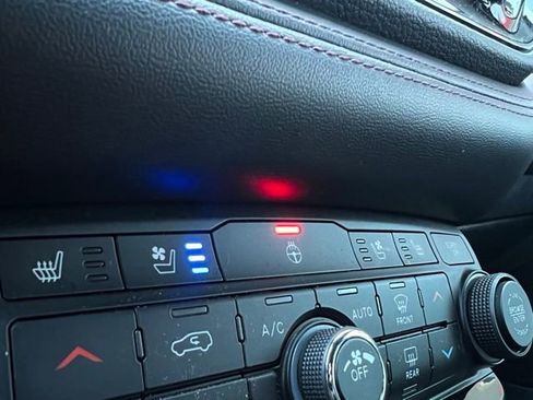 Used 2022 Dodge Durango R/T w/ Blacktop Package image 17