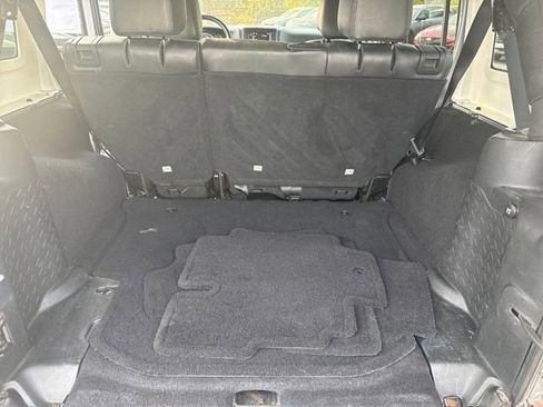 Used 2018 Jeep Wrangler Unlimited Sahara image 21