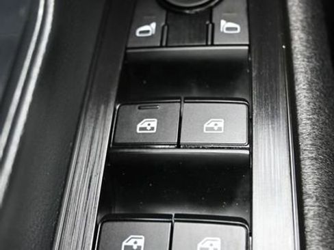 Used 2025 Nissan Kicks SV image 23