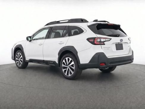 Used 2024 Subaru Outback Premium AWD/4WD image 7