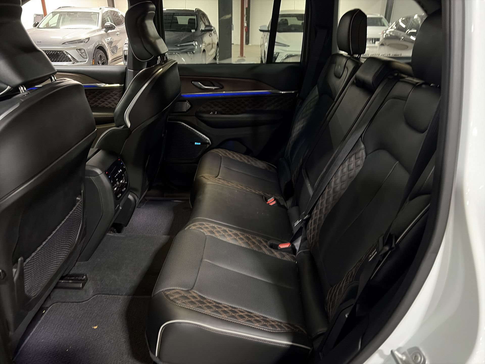 Used 2025 Jeep Grand Cherokee Summit w/ Adv Protech Group IV AWD/4WD image 27