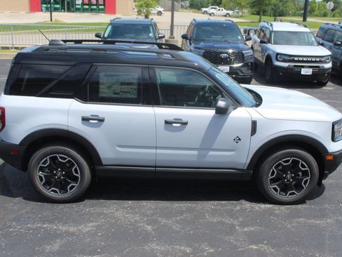New 2026 Ford Bronco Sport Outer Banks AWD/4WD image 9