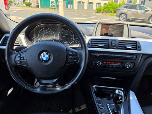 Used 2013 BMW 328i xDrive Sedan AWD/4WD image 11