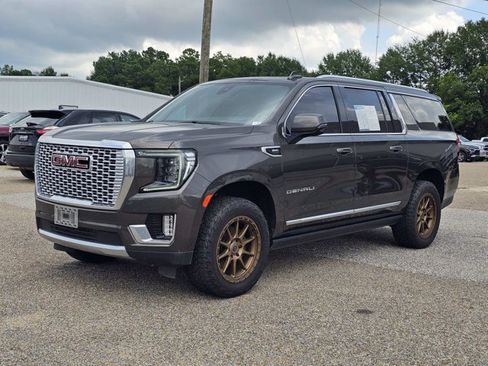 Used 2021 GMC Yukon XL Denali w/ Denali Ultimate Package AWD/4WD image 1