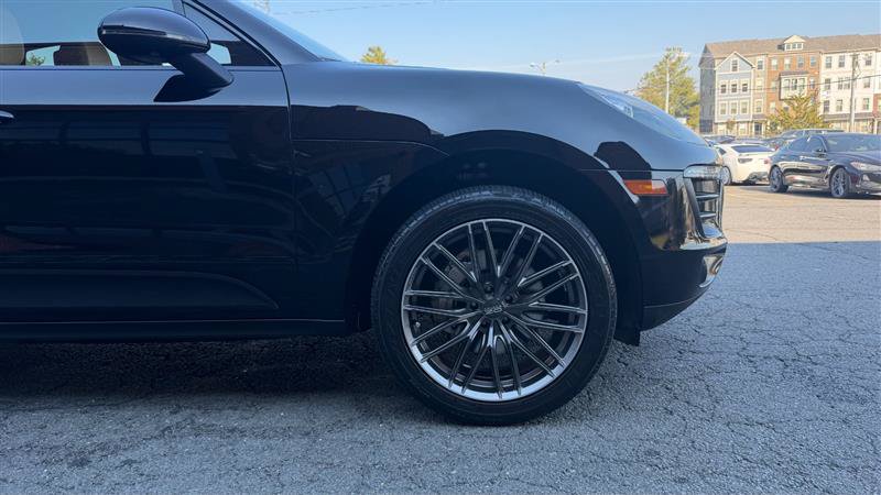 Used 2018 Porsche Macan S AWD/4WD image 4
