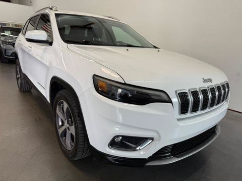 Used 2019 Jeep Cherokee Limited FWD image 3