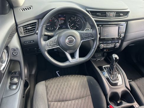 Used 2018 Nissan Rogue SV FWD image 33