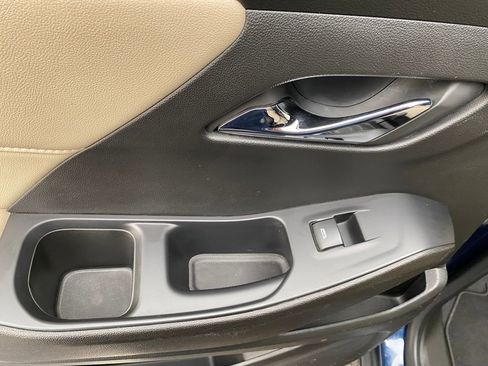 Used 2022 Chevrolet Traverse LS image 17