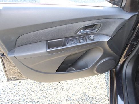 Used 2016 Chevrolet Cruze LT image 20