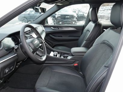 New 2025 Jeep Grand Cherokee Altitude