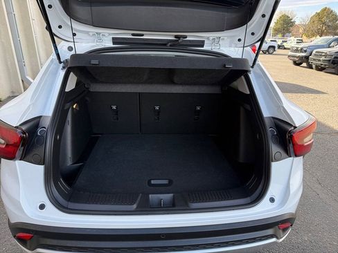 Used 2025 Chevrolet Trax LT w/ Driver Confidence Package image 16