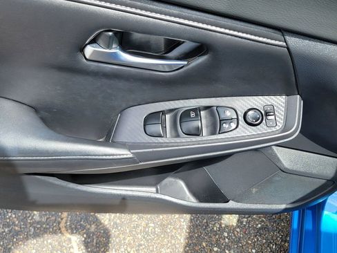 Used 2022 Nissan Sentra SV FWD image 19