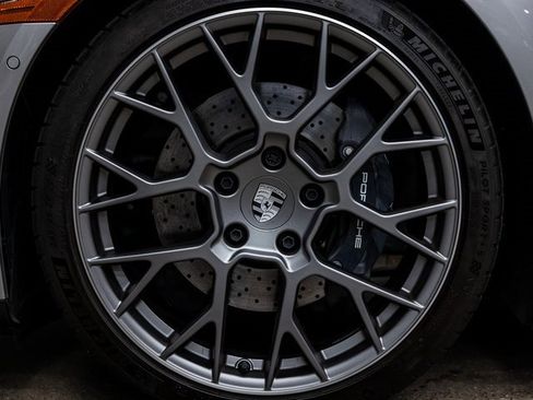 Used 2025 Porsche 911 Carrera image 17