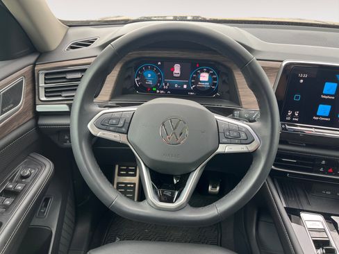 Certified 2025 Volkswagen Atlas SEL Premium R-Line image 15