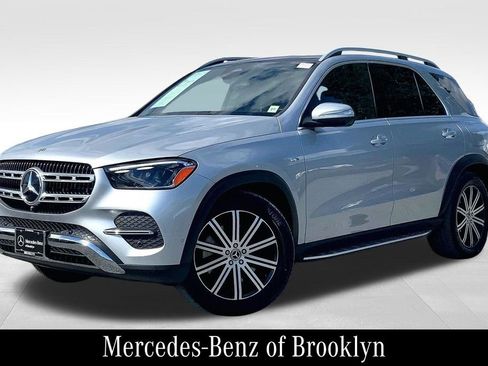 Used 2025 Mercedes-Benz GLE 450e 4MATIC image 3