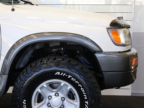 Used 1997 Toyota 4Runner SR5 w/ Sports Pkg AWD/4WD image 43