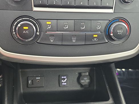 Used 2016 Nissan Altima 2.5 SR w/ Interior Lighting Package FWD image 22