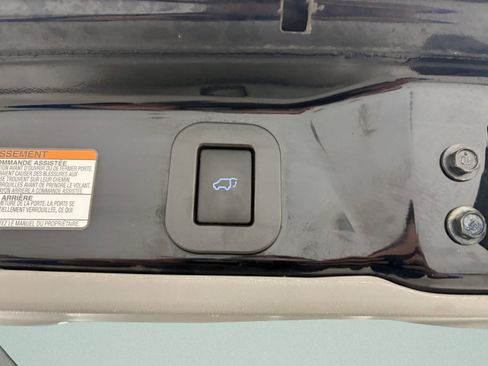 Used 2015 Toyota Sienna Limited image 10