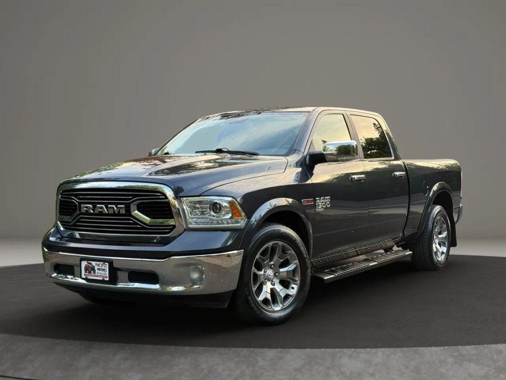 Used 2019 RAM 1500 Laramie AWD/4WD image 2