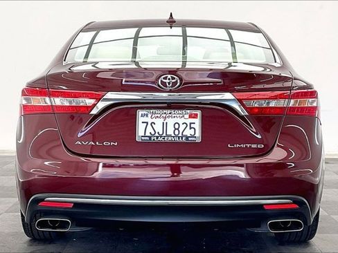 Used 2016 Toyota Avalon Limited image 3