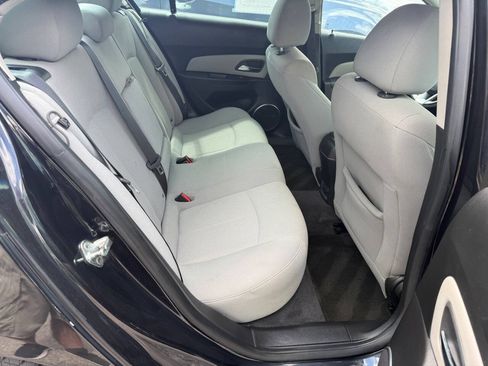 Used 2011 Chevrolet Cruze LT FWD image 9