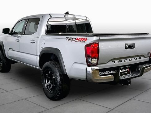 Used 2019 Toyota Tacoma TRD Off-Road AWD/4WD image 11