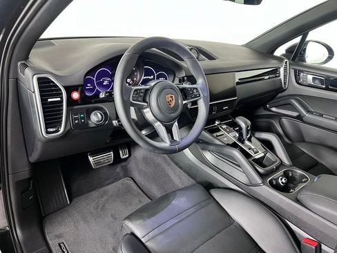 Certified 2023 Porsche Cayenne S AWD/4WD image 4
