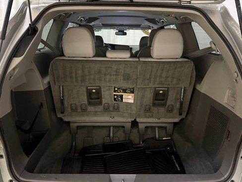 Used 2019 Toyota Sienna XLE w/ XLE Navigation Package image 25