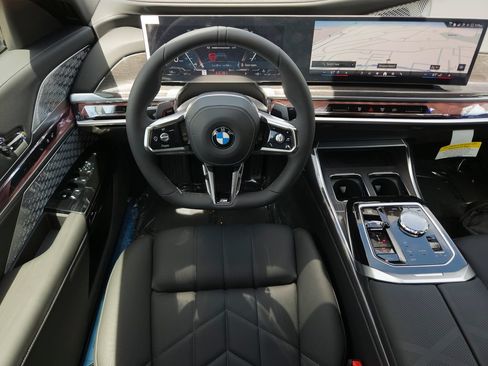 New 2026 BMW 760i xDrive w/ Executive Package AWD/4WD image 15