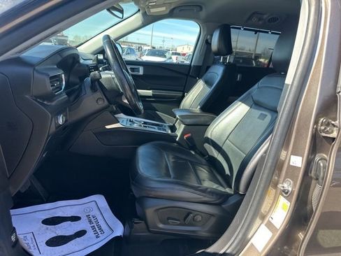 Used 2021 Ford Explorer Limited w/ Equipment Group 301A image 30