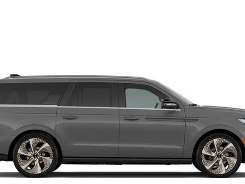 New 2026 Lincoln Navigator L Black Label AWD/4WD image 28