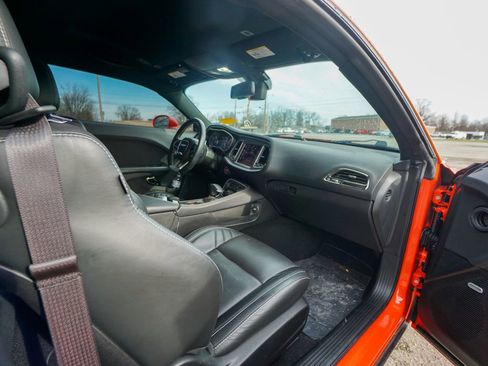 Used 2021 Dodge Challenger SRT Hellcat image 24