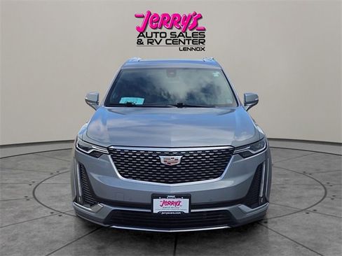 Used 2025 Cadillac XT6 Premium Luxury image 8