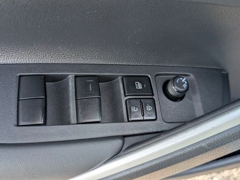 Used 2024 Toyota Corolla Cross LE w/ Moonroof Package AWD/4WD image 19