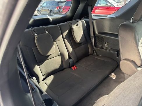 Used 2020 Ford Explorer XLT w/ Comfort Package AWD/4WD image 12