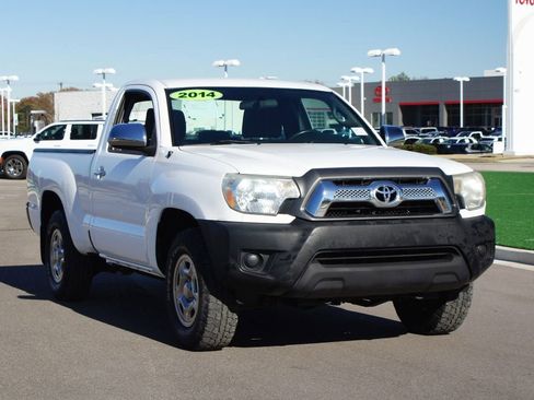 Used 2014 Toyota Tacoma 2WD Regular Cab image 2