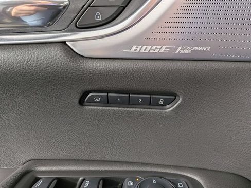 Used 2023 Cadillac XT6 Premium Luxury FWD image 9