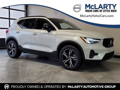 New 2026 Volvo XC40 B5 Core w/ Climate Package