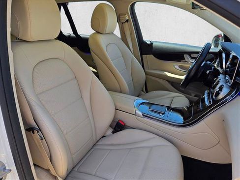 Certified 2022 Mercedes-Benz GLC 300 image 23